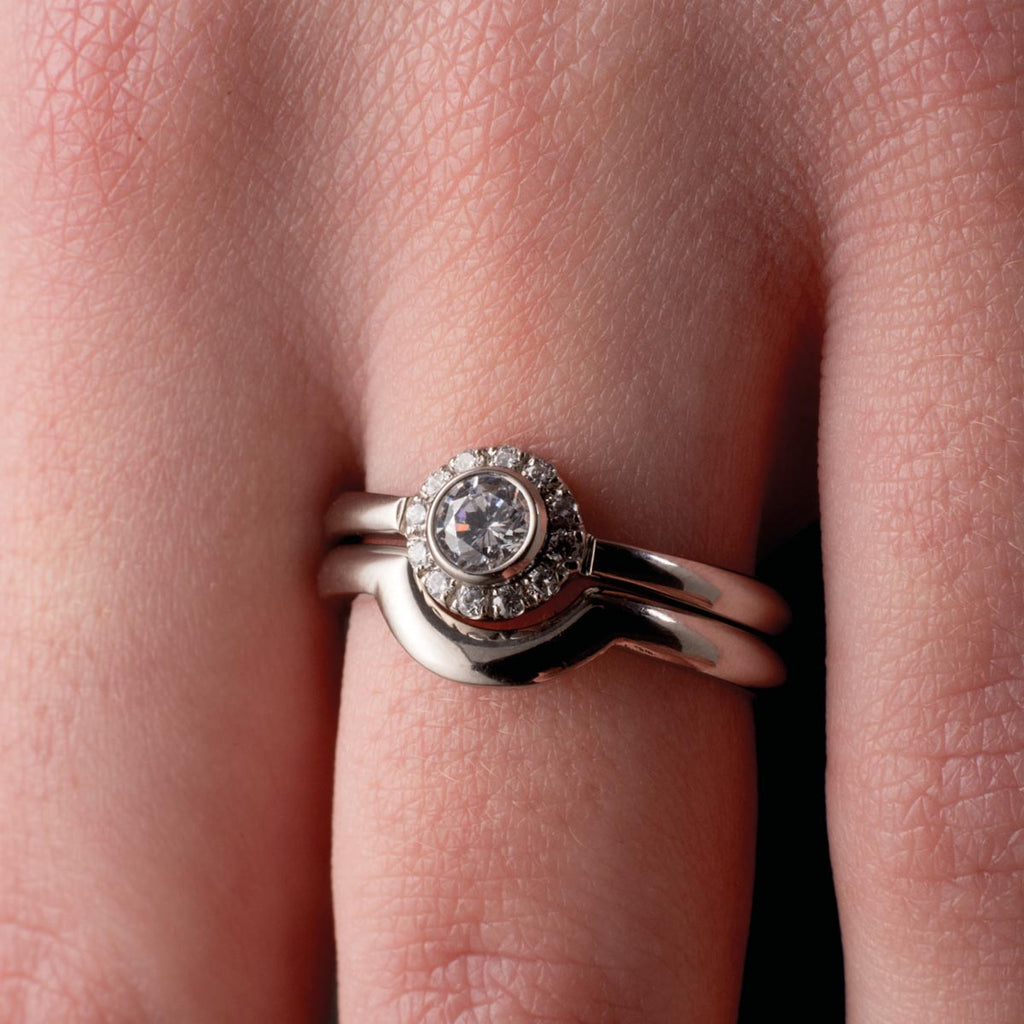 Solitaire Shaped Wedding Ring