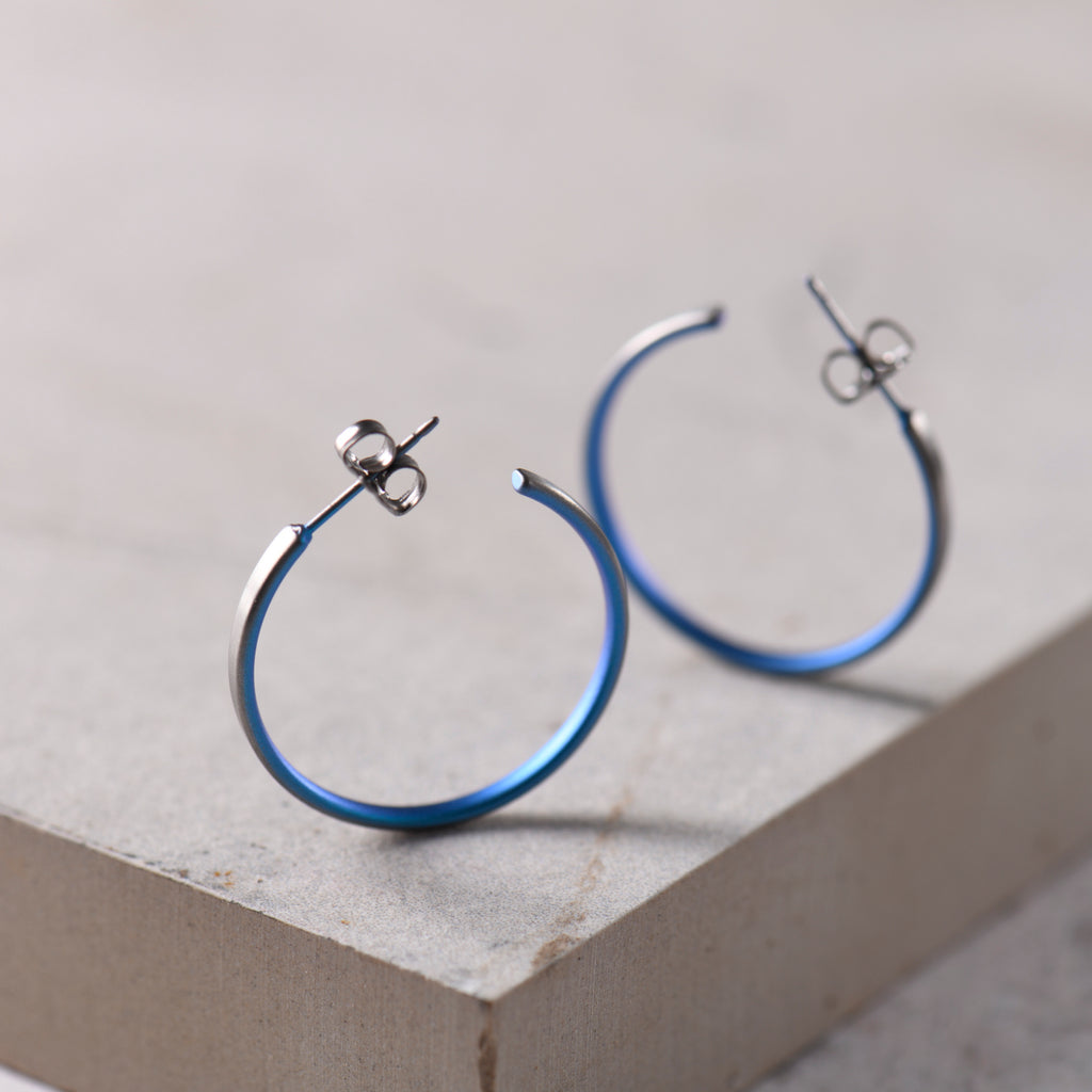 Subtle Hoops Medium Subtle Colour Hoops – Ti2 Titanium