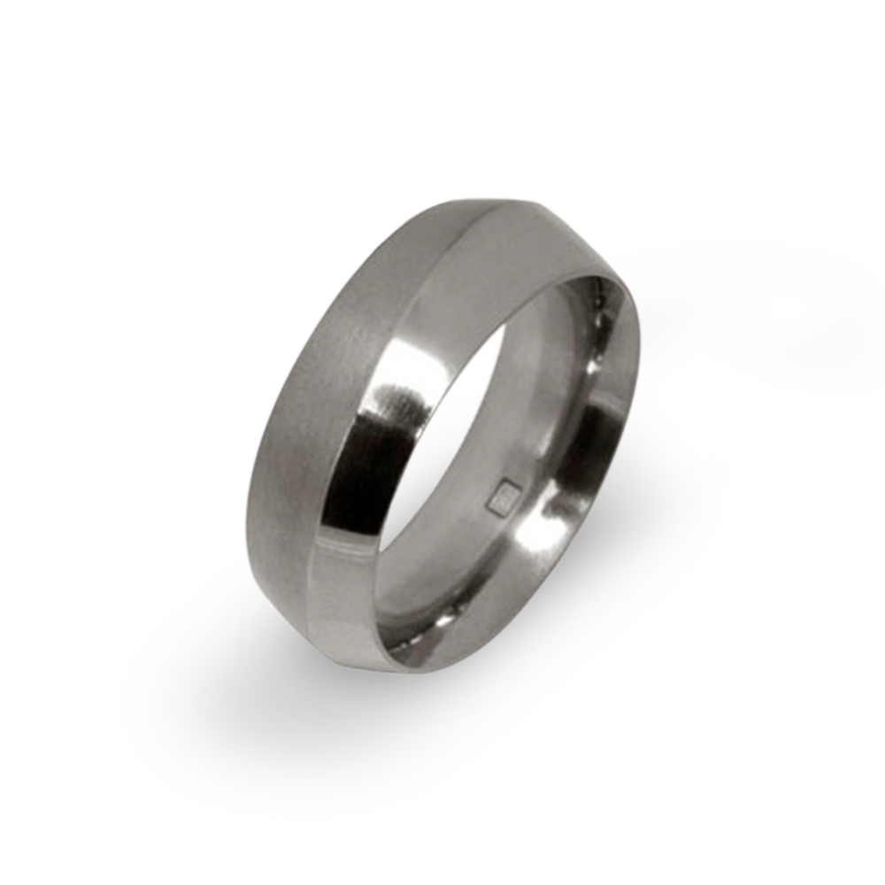 Diagonal Sculpted Spine Ring