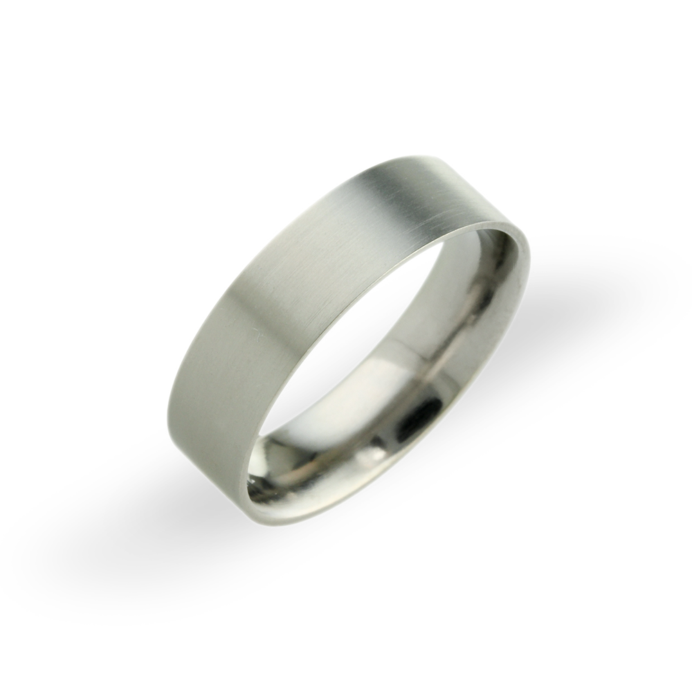 Lightweight Court-Flat Ring